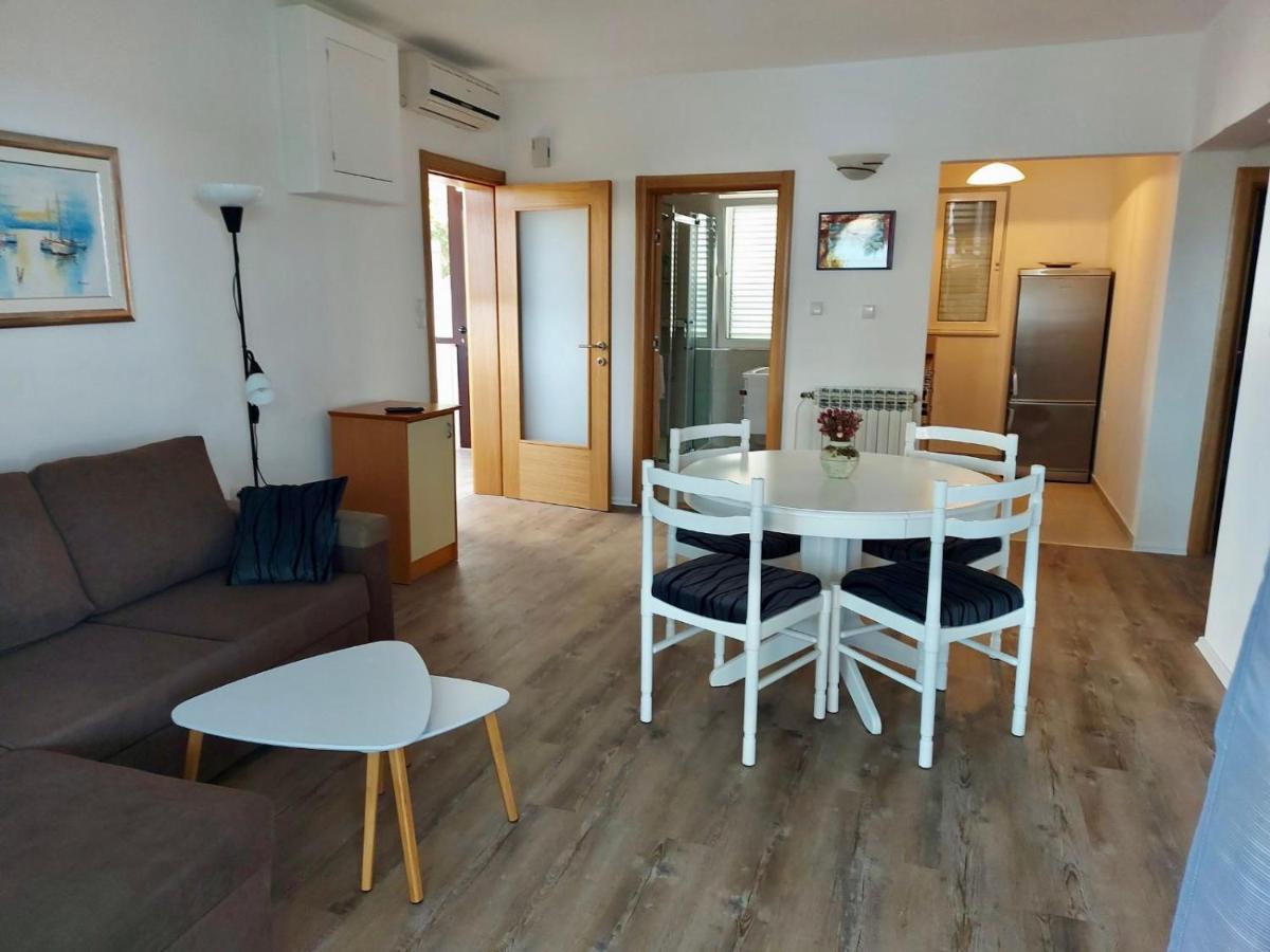Apartments Ajka Раб Екстериор снимка