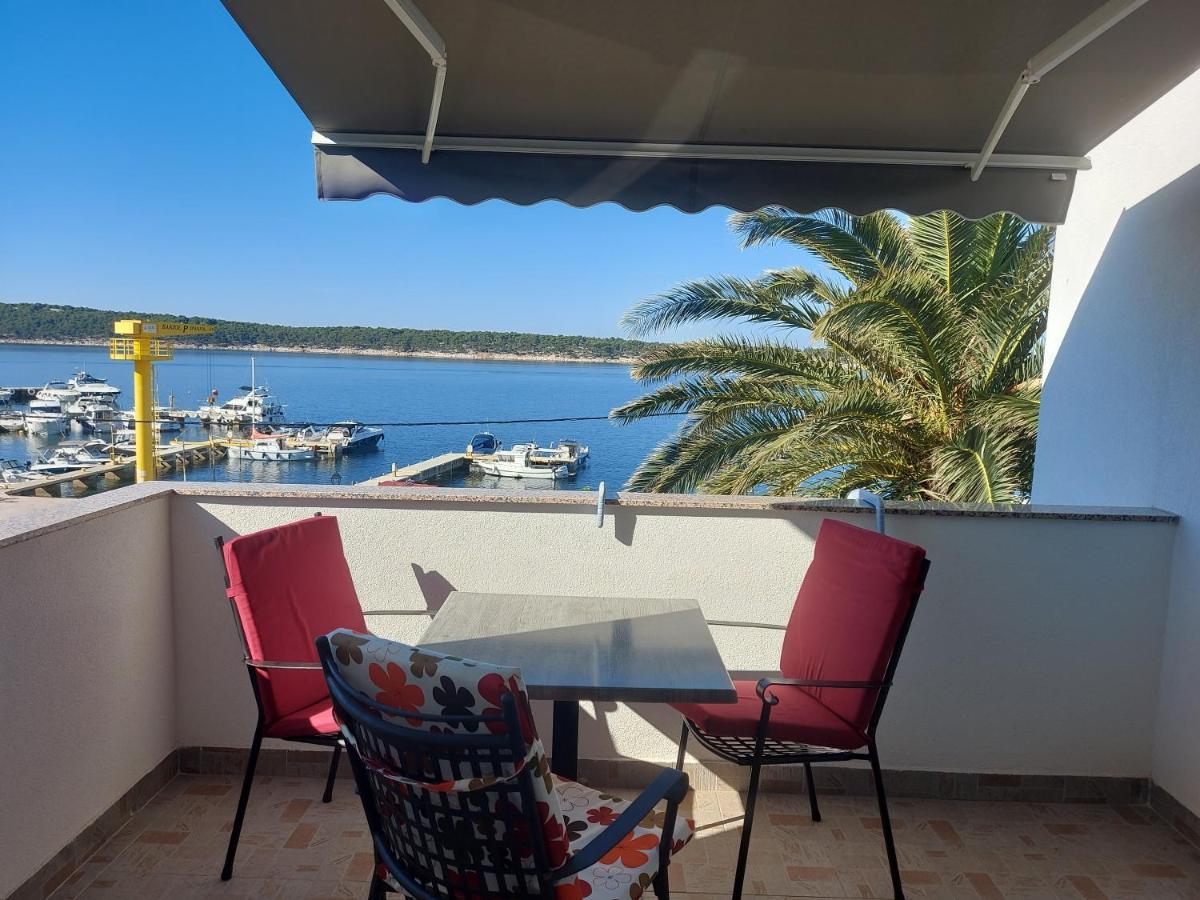 Apartments Ajka Раб Екстериор снимка